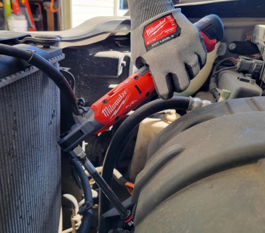 Milwaukee M12 3/8 Inch Cordless Ratchet